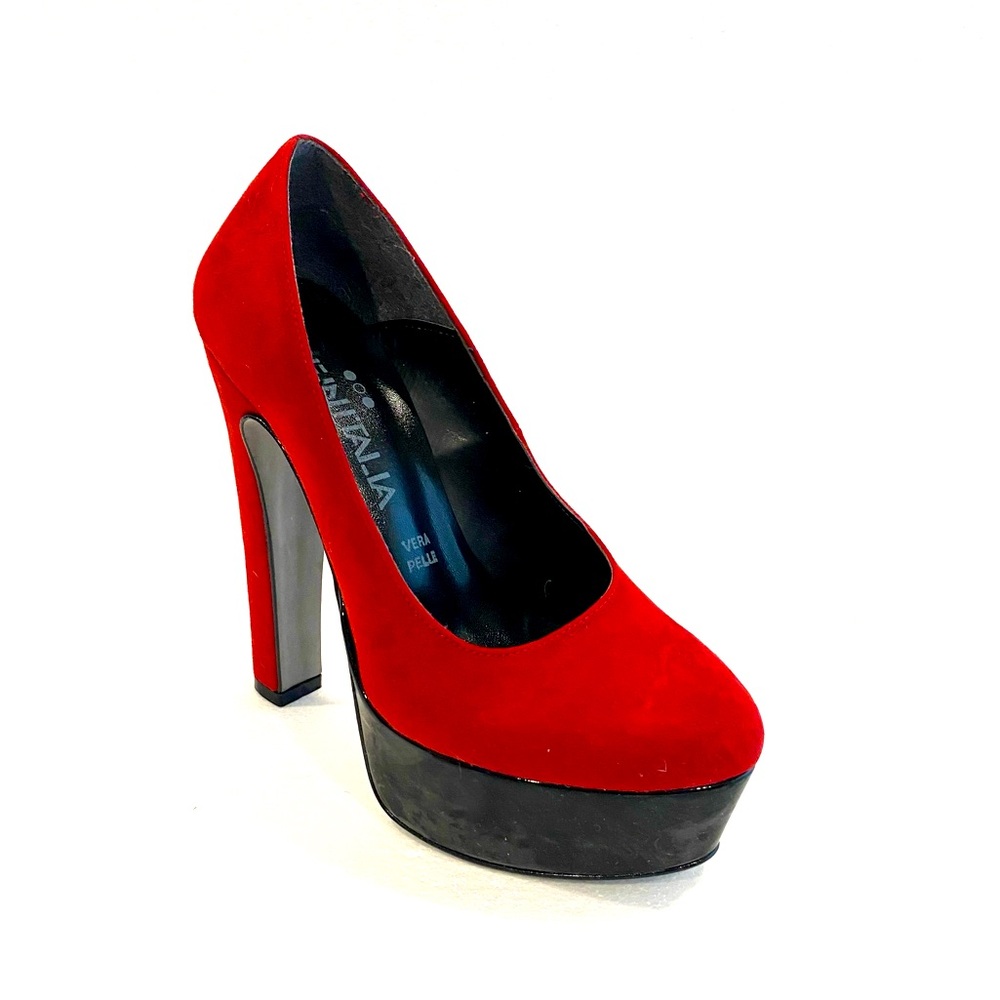 Made in Italy Platform Pumps Size 5 . New with box
